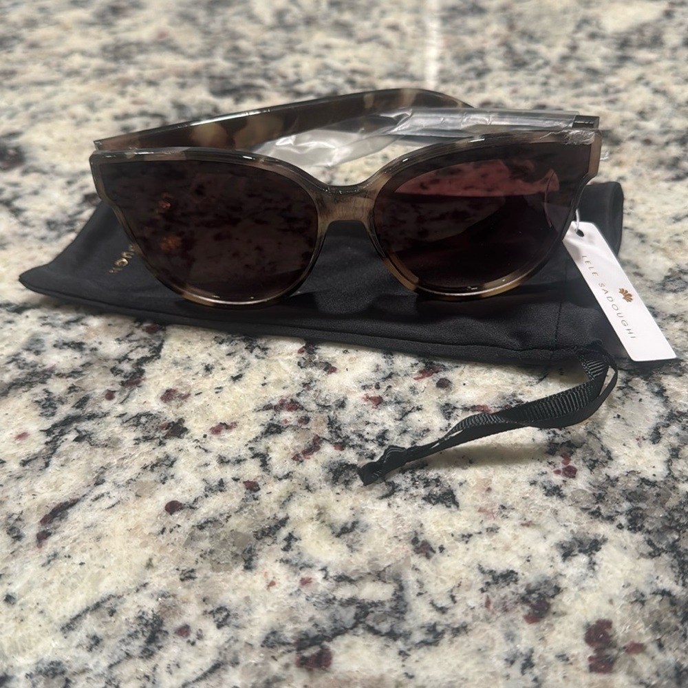 NWT Lele Sadoughi Sunglasses